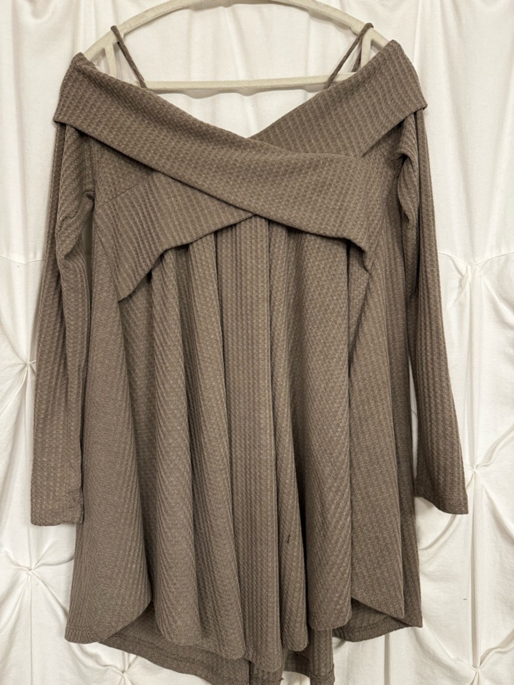 Wishlist Off-Shoulder Waffle Knit Swing Top in Taupe Large